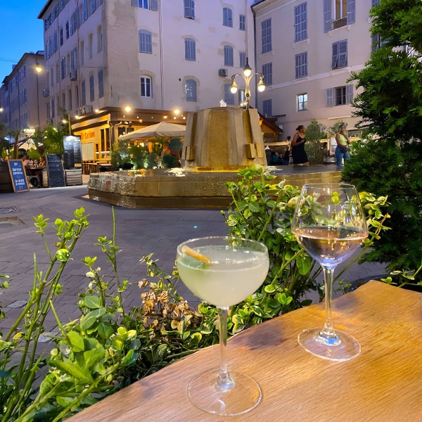 Restaurant Terre et mer traditionnel - La Ferme - Restaurant Marseille bouillabaisse - Bon restaurant Marseille